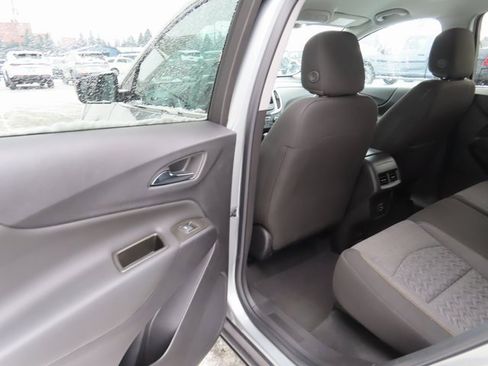 Used 2023 Chevrolet Equinox LT image 19