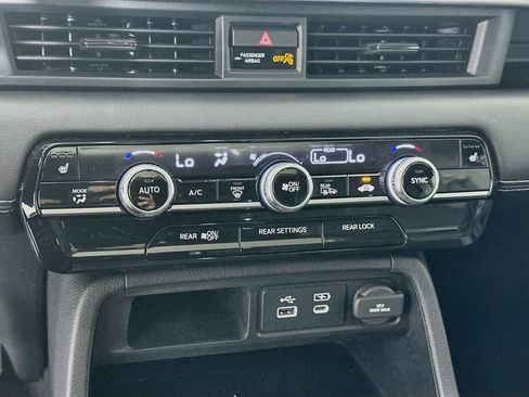 Certified 2024 Honda Pilot Touring image 16