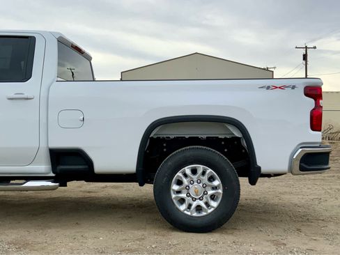 New 2026 Chevrolet Silverado 3500 LT image 12