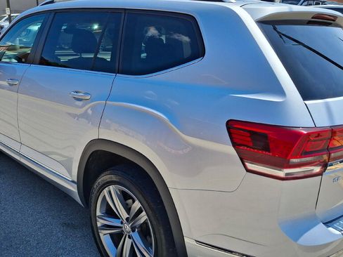 Used 2019 Volkswagen Atlas SE w/ Towing Package AWD/4WD image 4