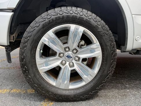 Used 2017 Ford F150 Platinum w/ Equipment Group 701A Luxury AWD/4WD image 8