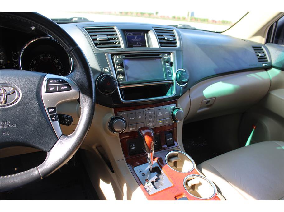 Used 2013 Toyota Highlander Limited AWD/4WD image 27