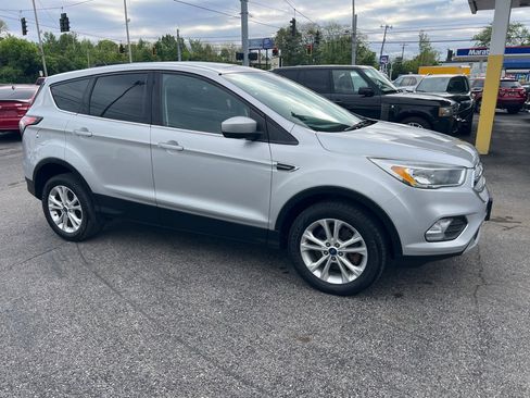 Used 2017 Ford Escape SE w/ SE Cold Weather Package AWD/4WD image 18