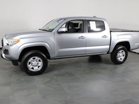 Used 2022 Toyota Tacoma SR w/ SR Convenience Package RWD image 11