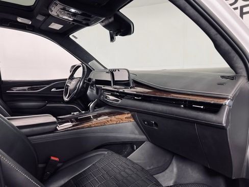 Used 2021 Cadillac Escalade Sport Platinum w/ Heavy-Duty Trailer Package image 21