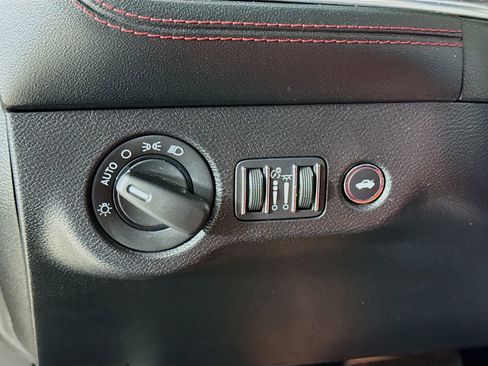 Used 2021 Dodge Challenger R/T Scat Pack RWD image 10