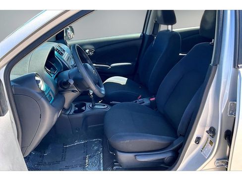 Used 2012 Nissan Versa FWD image 18