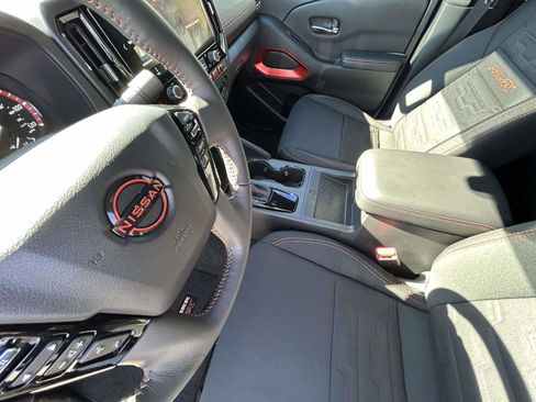 Used 2025 Nissan Frontier PRO-4X w/ Pro Convenience Package image 10