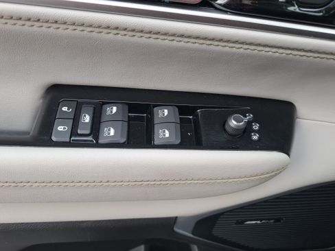 Used 2024 Jeep Wagoneer Series II w/ Premium Group I AWD/4WD image 29