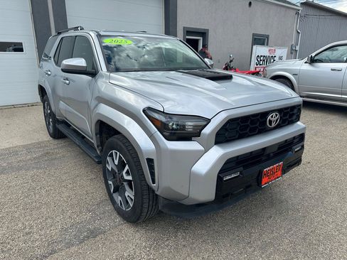 Used 2025 Toyota 4Runner TRD Sport AWD/4WD image 2