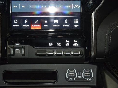 Used 2024 RAM 2500 Limited image 27