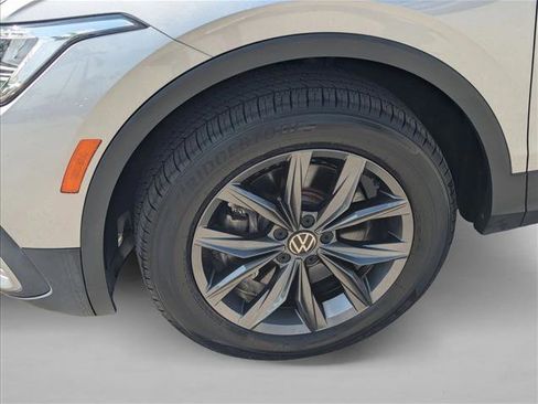 Used 2022 Volkswagen Tiguan SE AWD/4WD image 22