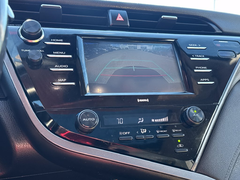 Used 2020 Toyota Camry SE FWD image 23