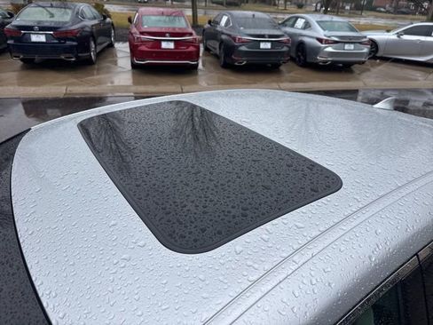 Used 2021 Lexus ES 300h w/ Accessory Package image 10