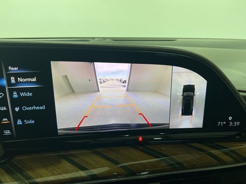 Used 2021 Cadillac Escalade ESV Premium Luxury Platinum image 13