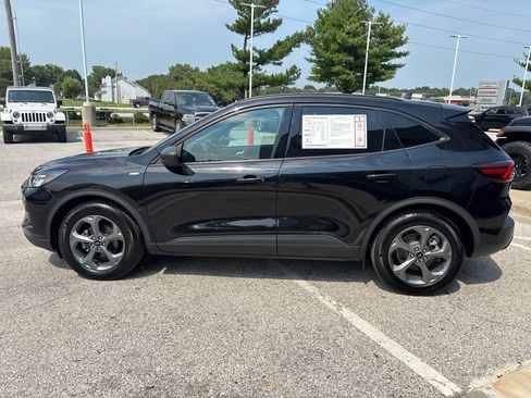 Used 2025 Ford Escape ST-Line FWD image 18