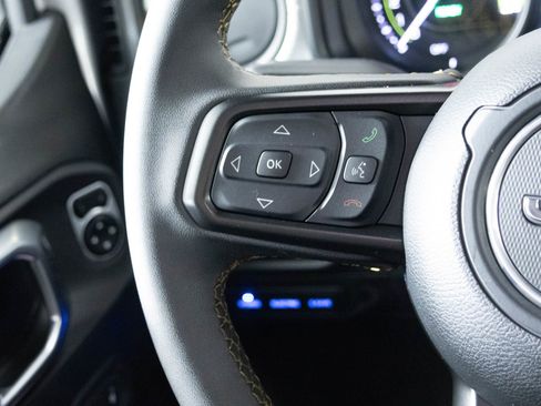 Used 2024 Jeep Wrangler Unlimited image 32