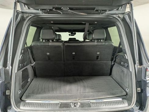 Certified 2023 Jeep Grand Wagoneer Base w/ Flexible Seating Group image 11