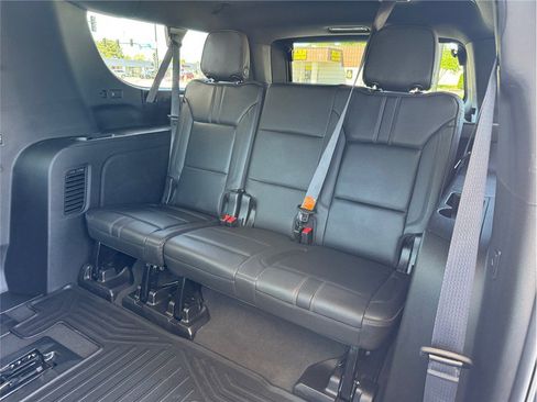 Used 2024 Chevrolet Suburban RST w/ Luxury Package RWD image 35