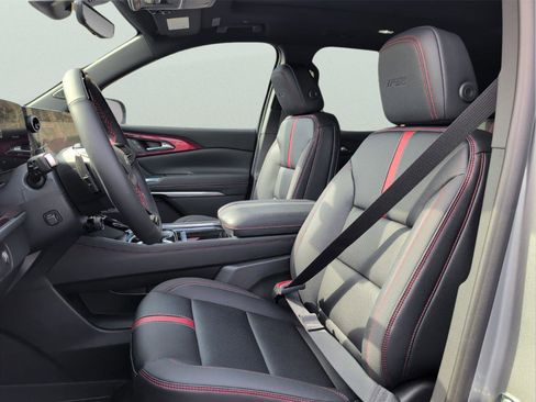 New 2026 Chevrolet Traverse RS w/ LPO, Floor Liner Package image 33