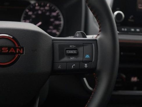 Certified 2025 Nissan Rogue SV AWD/4WD image 9