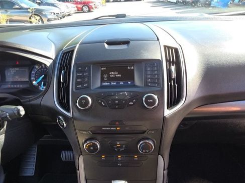 Used 2017 Ford Edge SE FWD image 30