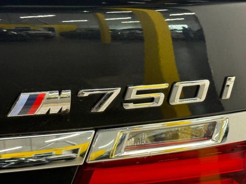 Used 2015 BMW 750i RWD image 14