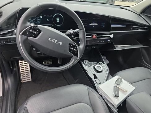 Used 2024 Kia Niro Wave FWD image 3
