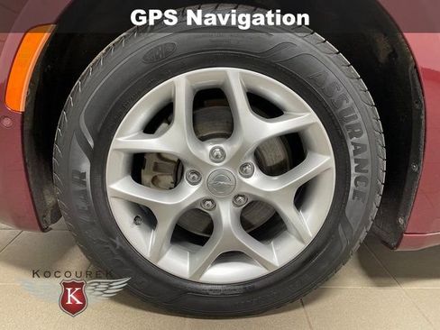 Used 2018 Chrysler Pacifica Touring-L Plus w/ Advanced Safetytec Group FWD image 8