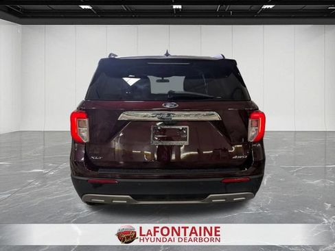Used 2022 Ford Explorer XLT w/ Equipment Group 202A AWD/4WD image 4