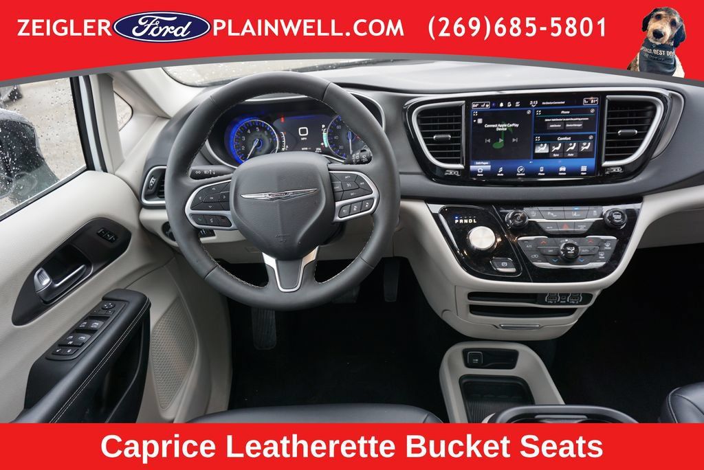 Used 2024 Chrysler Pacifica Touring-L FWD image 16