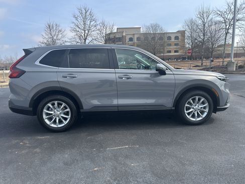 Used 2025 Honda CR-V EX-L image 10
