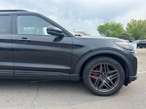 Used 2025 Ford Explorer ST w/ Sun And Sound Package AWD/4WD image 13