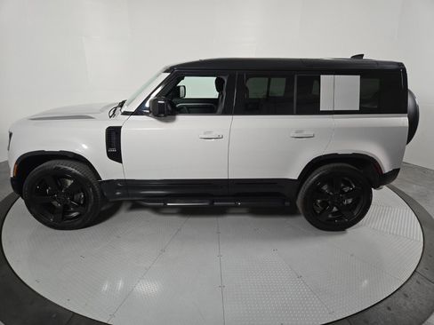 New 2026 Land Rover Defender 110 X-Dynamic SE AWD/4WD image 35