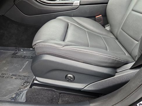 Used 2021 Mercedes-Benz GLC 300 4MATIC image 25