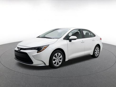 Used 2025 Toyota Corolla LE FWD image 3