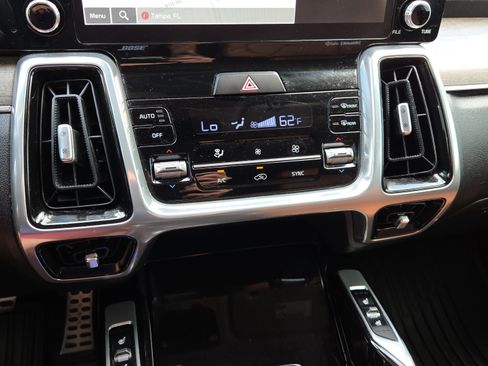 Used 2023 Kia Sorento SX Prestige AWD/4WD image 25
