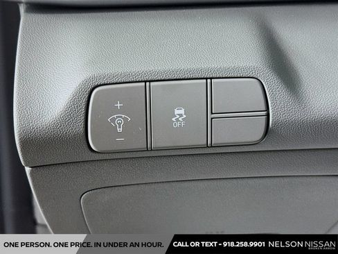 Used 2025 Hyundai Elantra Sport FWD image 10