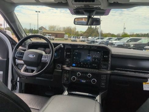 Used 2023 Ford F250 Lariat w/ Lariat Ultimate Package AWD/4WD image 50