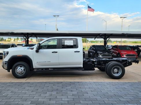 New 2026 GMC Sierra 3500 Pro w/ Convenience Package image 6