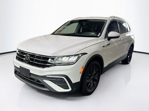 Used 2022 Volkswagen Tiguan SE AWD/4WD image 1