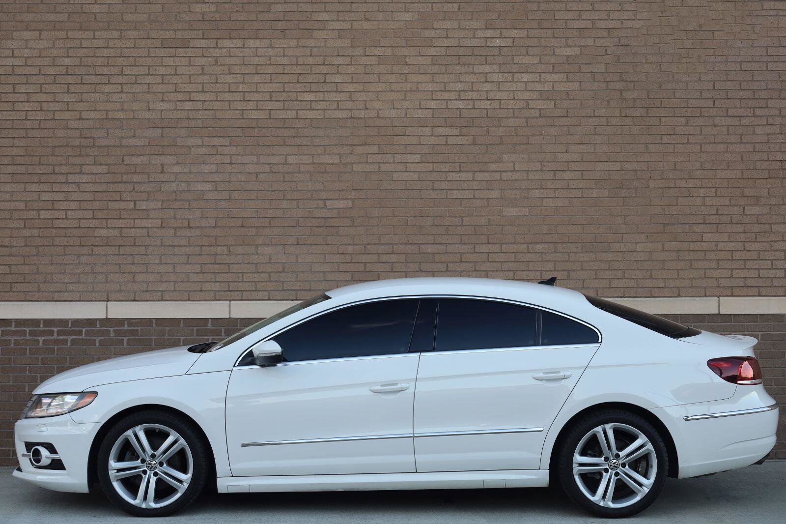 Used 2014 Volkswagen CC R-Line FWD image 2