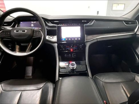 Used 2022 Jeep Grand Cherokee Limited image 8