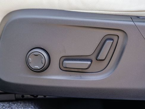 New 2026 Volvo XC40 B5 Plus w/ Protection Package Premier image 22