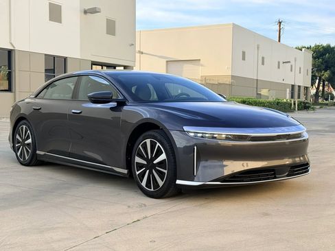 Used 2024 Lucid Air Pure image 3