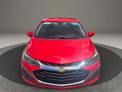Used 2019 Chevrolet Cruze Sedan FWD image 2