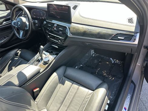 Used 2021 BMW M550i xDrive w/ Executive Package image 12