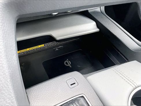 Used 2019 Toyota Avalon Limited FWD image 31