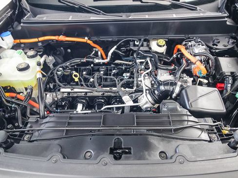 Certified 2025 Ford Maverick XLT w/ XLT Luxury Package FWD image 28