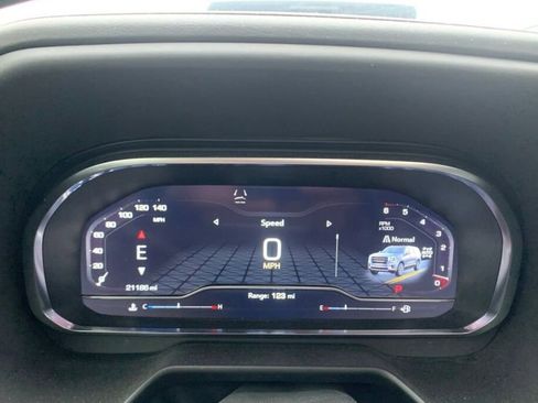 Used 2023 GMC Yukon SLT image 5